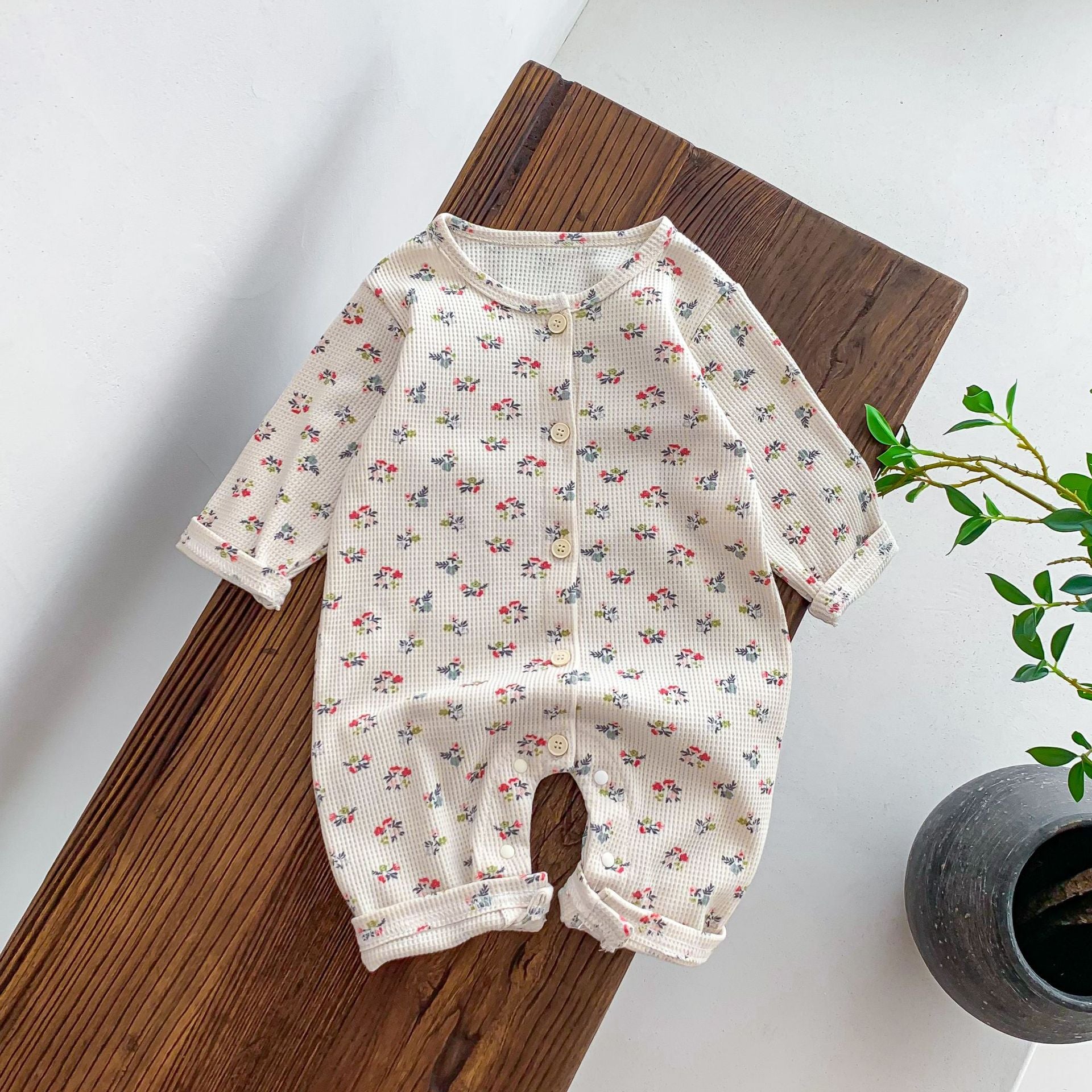 Spring And Autumn Baby Romper Floral Long Sleeve Jumpsuit.